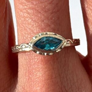 Silpada Sterling Silver Belle Fleur Blue CZ Stack Ring etched band stackable 8